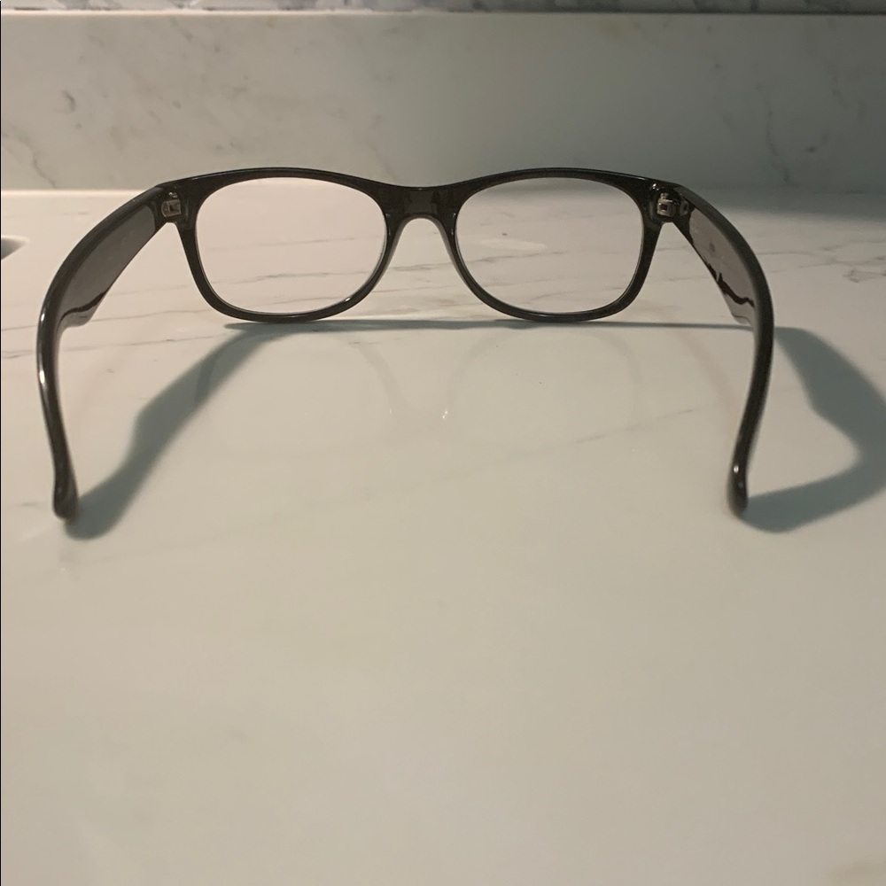 New Ray Ban Wayfarer Classic, a modernized, slightly smaller UNISEX preloved - Picture 7 of 7